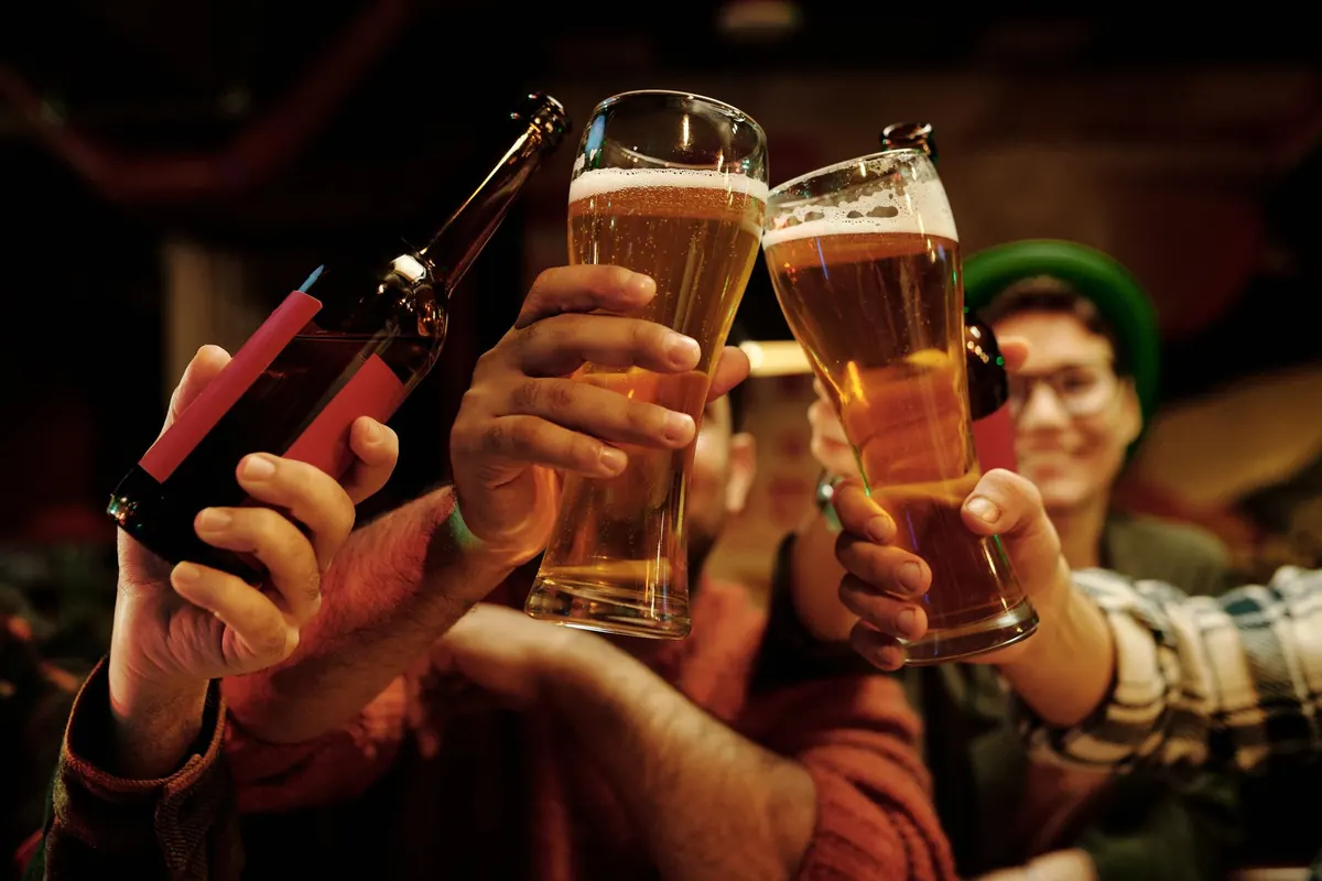 Winter Ales vs. Summer Ales: A Seasonal Beer Guide for Pub Goers